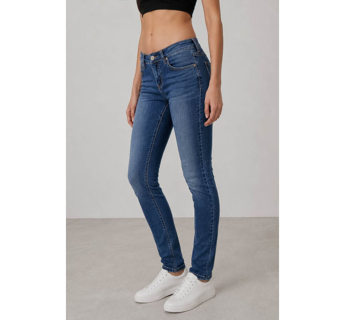 Джинси жіночі однотонні Slim fit, колір синій, 244RA601
