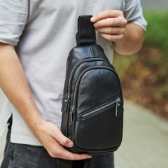 Чоловіча нагрудна сумка рюкзак 31х17х9, бананка зі шкіри на плечі Tiding Bag 79906 чорна