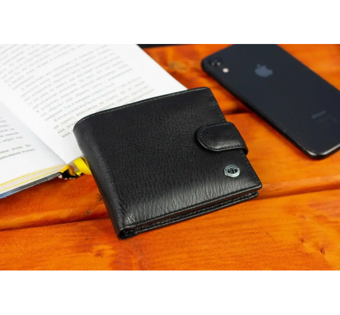 Кожаное мужское портмоне на кнопке ST Leather ST-104-1 черный